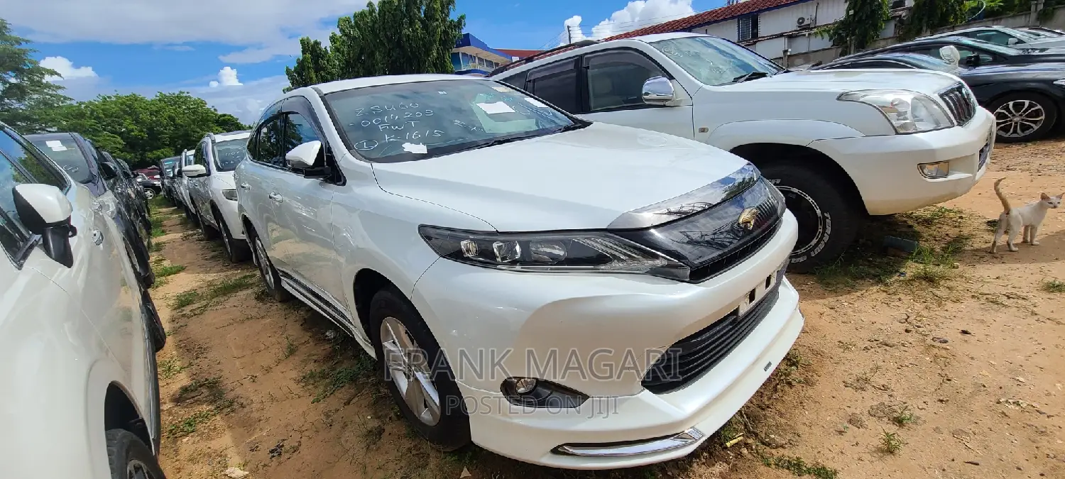 Toyota Harrier 2.5 Hybrid 4WD 2017 White