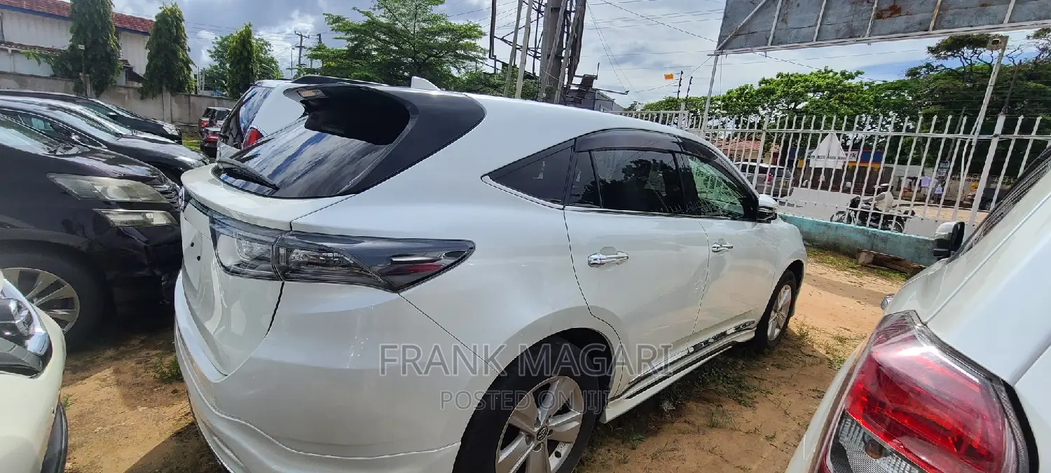Toyota Harrier 2.5 Hybrid 4WD 2017 White