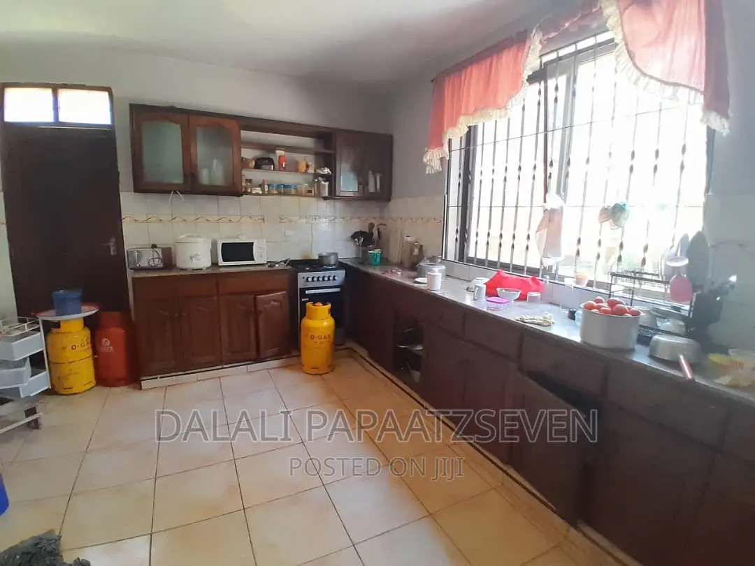 4bdrm House in Dalalipapaatzseven, Kinondoni for sale