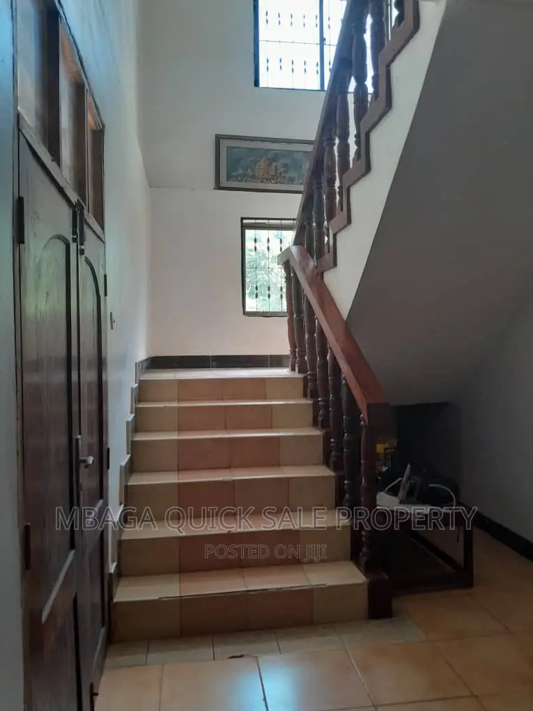 4bdrm House in Boko Dovya, Bunju for sale
