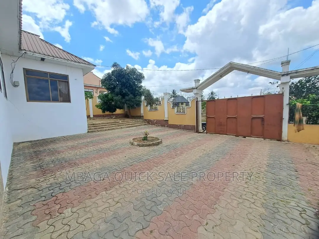 3bdrm House in Mbezi Msakuzi for sale
