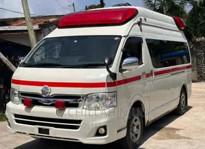 Toyota HiAce 2011 White