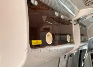 Toyota HiAce 2011 White