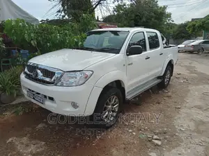Toyota Hilux 2008 White