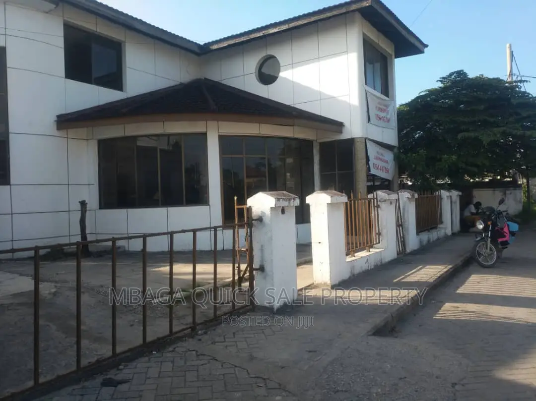 5bdrm House in Msasani for rent