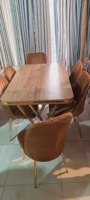 Dinning Table Hard Wood With 6 Chairs