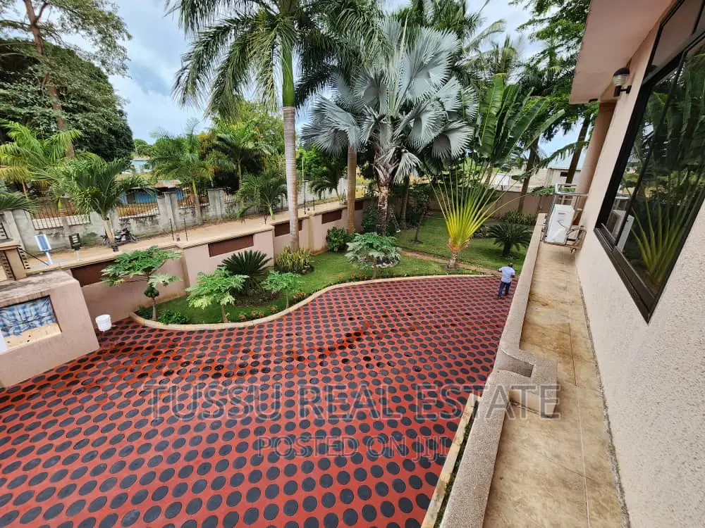 7bdrm Bungalow in Kigambon Kibada for sale