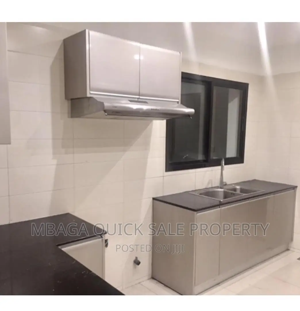 3bdrm Apartment in Kinondoni Hananasifu for sale