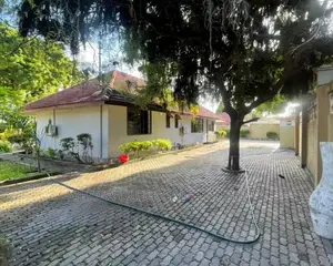 3bdrm House in Ada Estate for rent