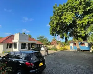 3bdrm House in Ada Estate for rent