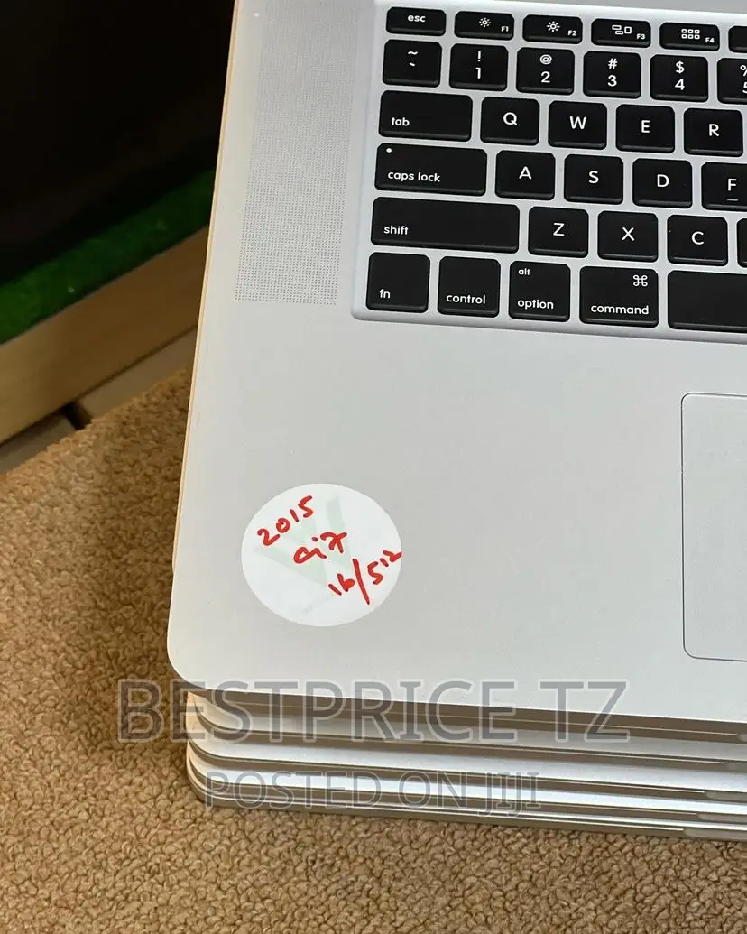 Laptop Apple MacBook Pro 2015 16GB Intel Core I7 SSD 512GB