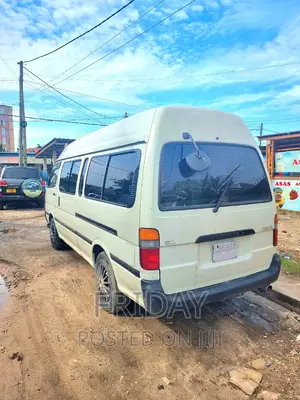 Toyota HiAce 2003 White