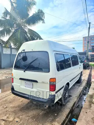 Toyota HiAce 2003 White