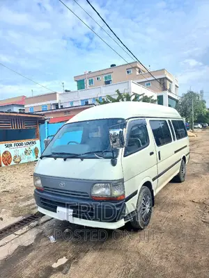 Toyota HiAce 2003 White