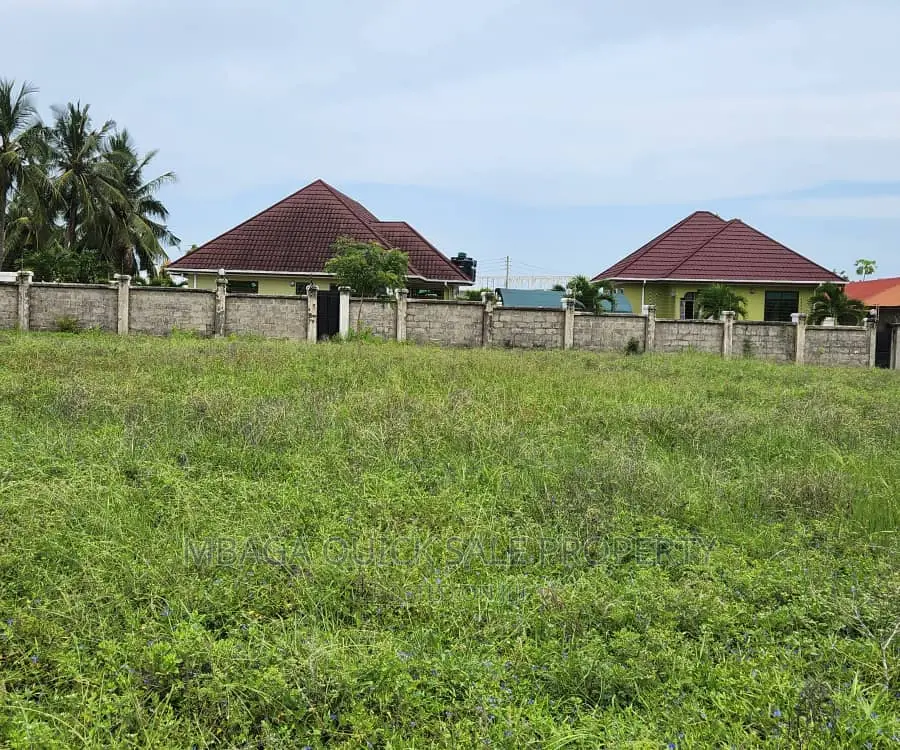 Kiwanja Kinauzwa Mbweni Junction