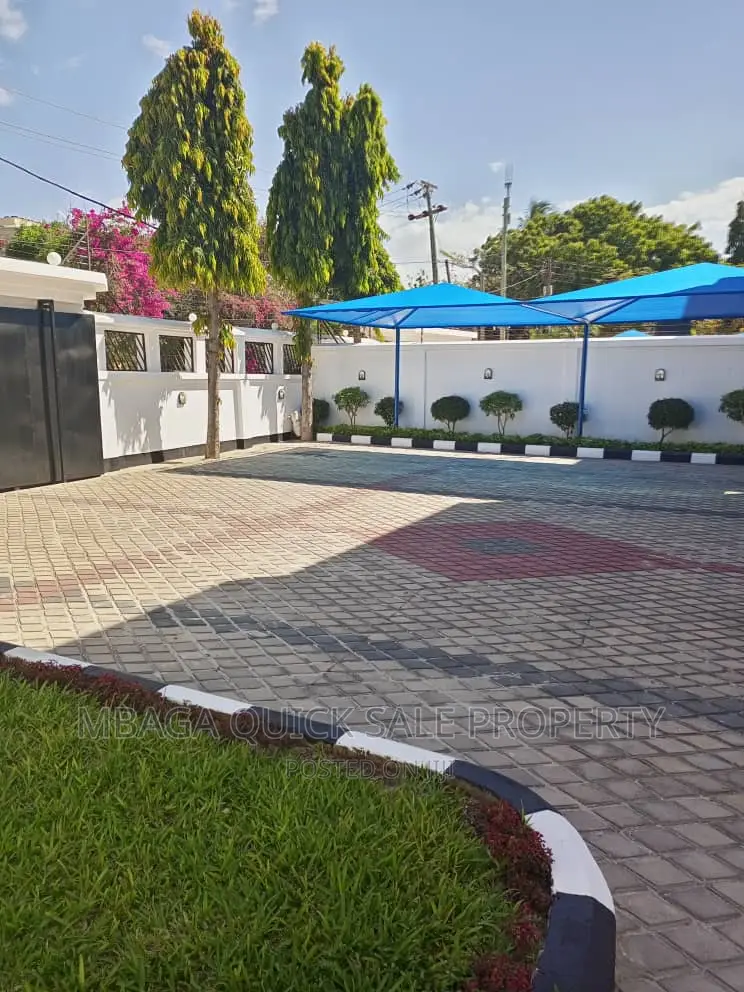 5bdrm House in Masaki for sale