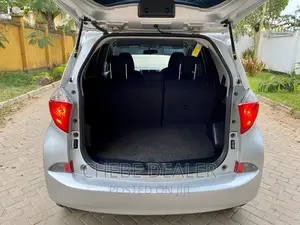 Toyota Ractis 2013 Silver