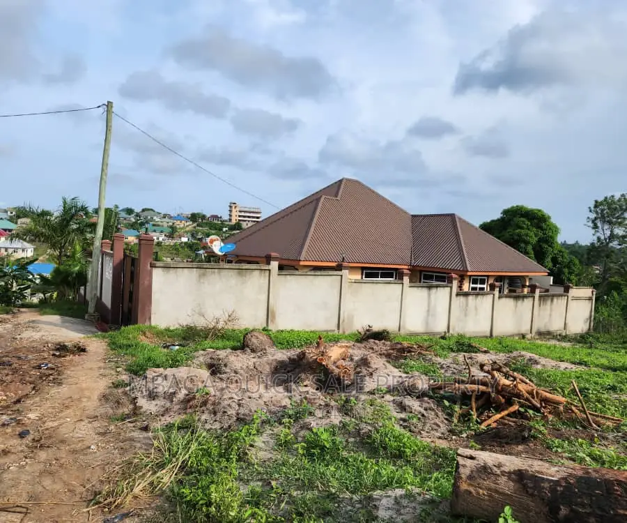 3bdrm House in Goba Kinzudi for sale