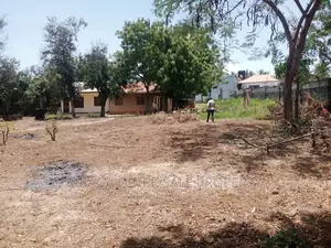 Plot Inauzwa Mbezi Africana