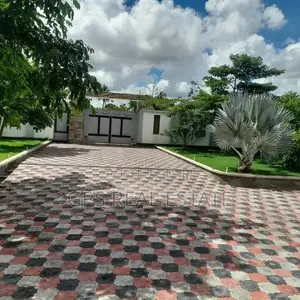 6bdrm House in Kibada, Kigamboni for sale