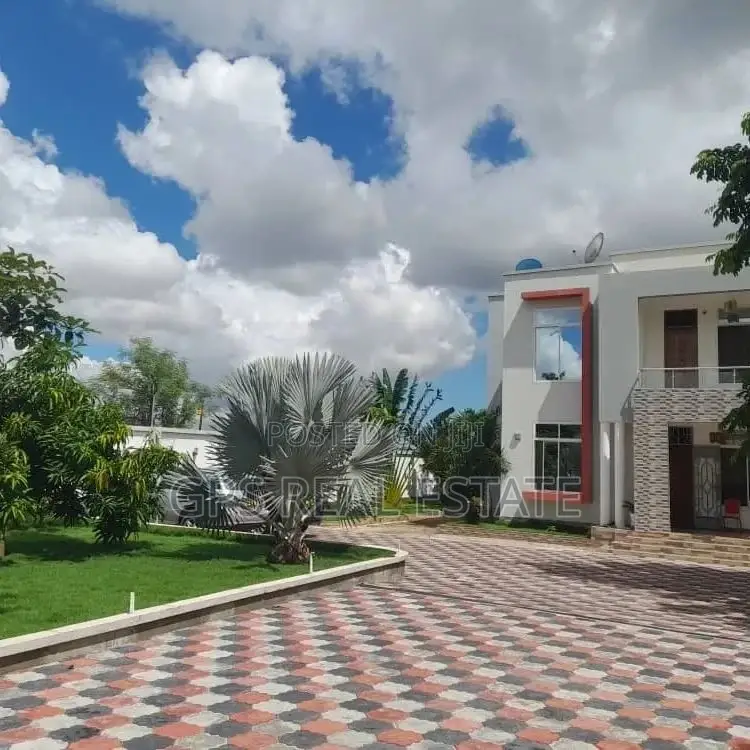 6bdrm House in Kibada, Kigamboni for sale