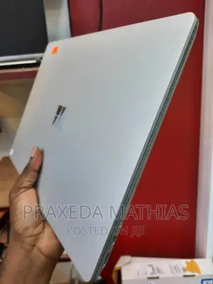 Laptop Microsoft Surface Laptop 8GB Intel Core I5 SSD 256GB