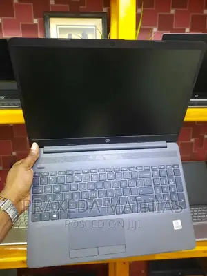 Laptop HP 250 G7 8GB Intel Core I5 HDD+SSD 512GB