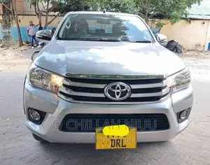 Toyota Hilux 2015 Silver