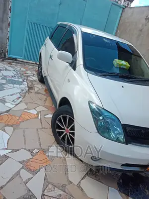 Toyota IST 2004 White