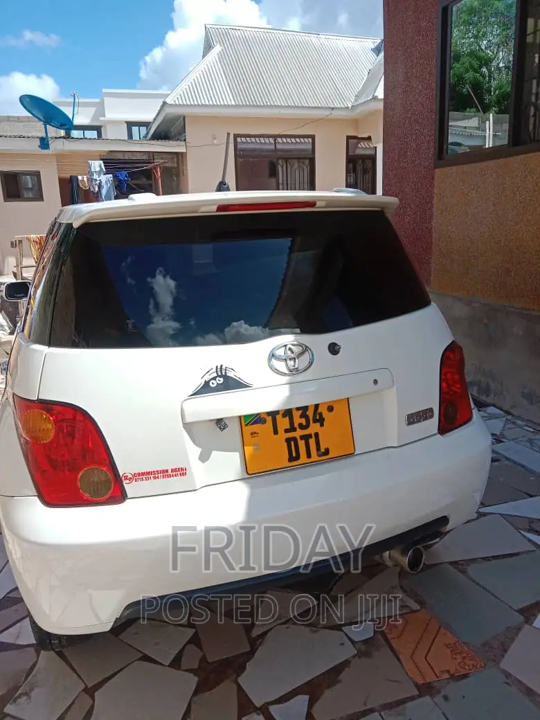 Toyota IST 2004 White