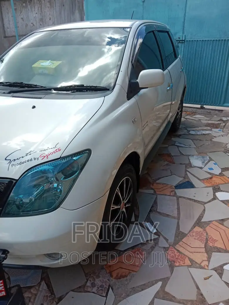 Toyota IST 2004 White