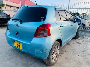 Toyota Vitz 1.0 FWD 5dr 2005 Blue