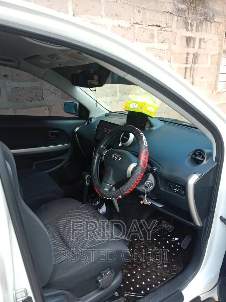 Toyota Vitz 1.0 FWD 5dr 2005 Blue