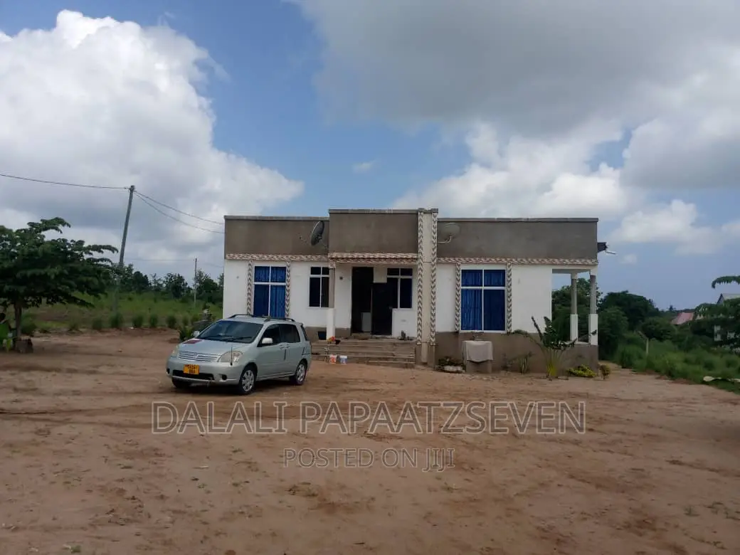 4bdrm House in Dalalipapaatzseven, Kinondoni for sale