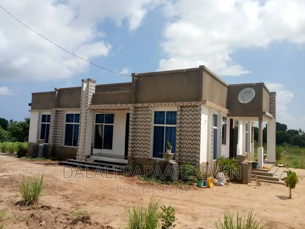 4bdrm House in Dalalipapaatzseven, Kinondoni for sale