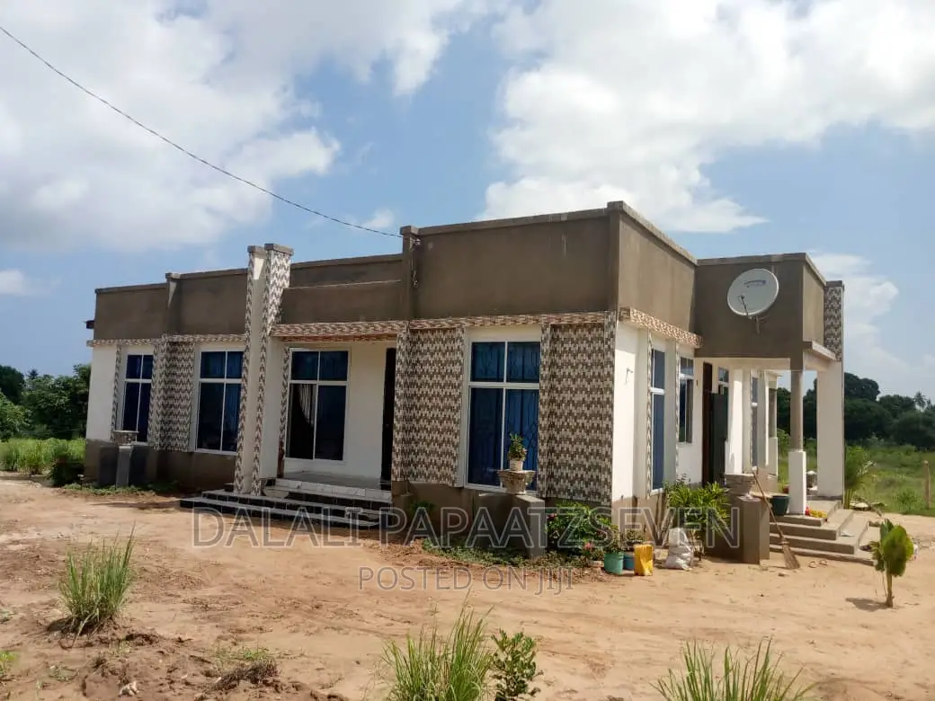 4bdrm House in Dalalipapaatzseven, Kinondoni for sale