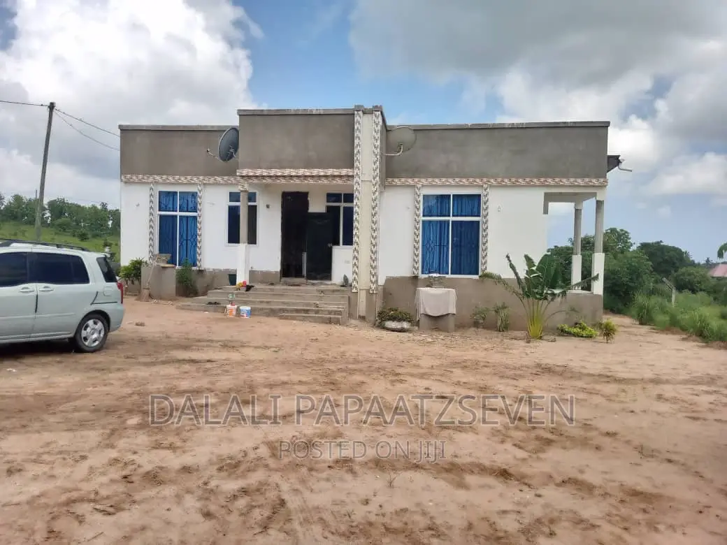 4bdrm House in Dalalipapaatzseven, Kinondoni for sale