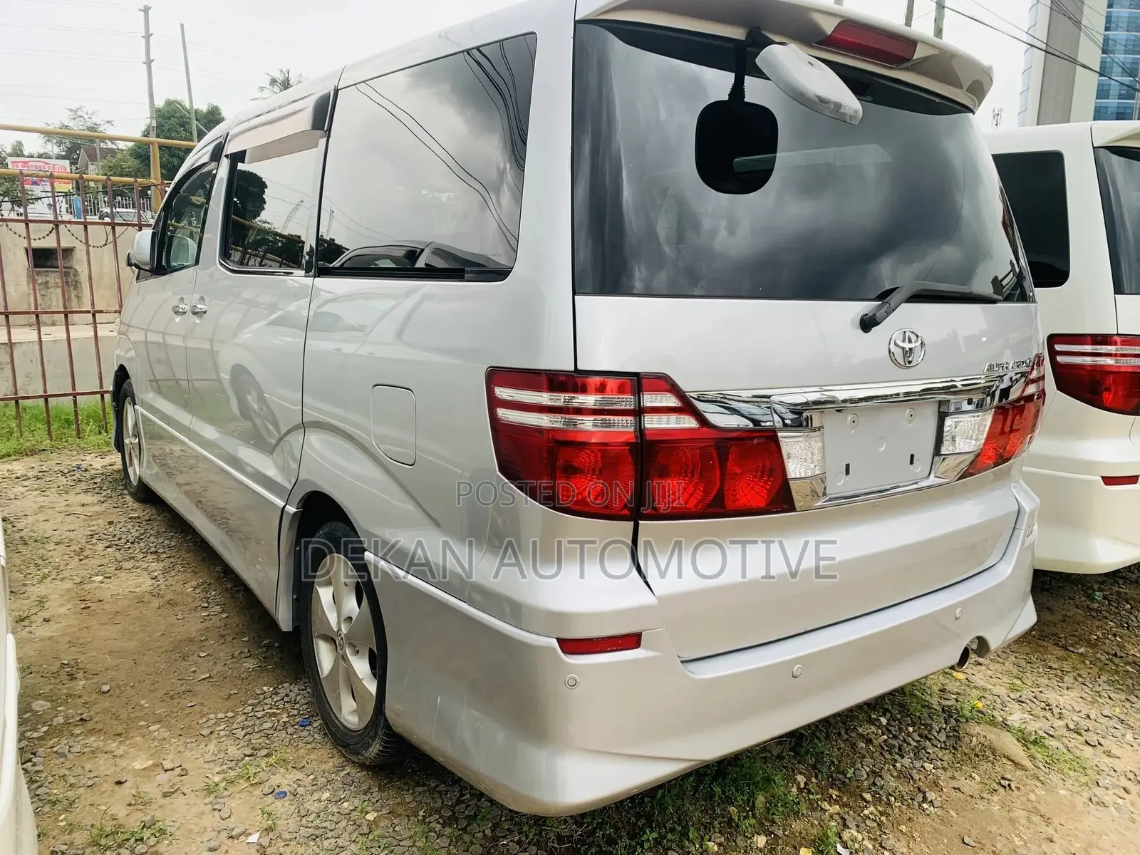 Toyota Alphard 2006 Silver
