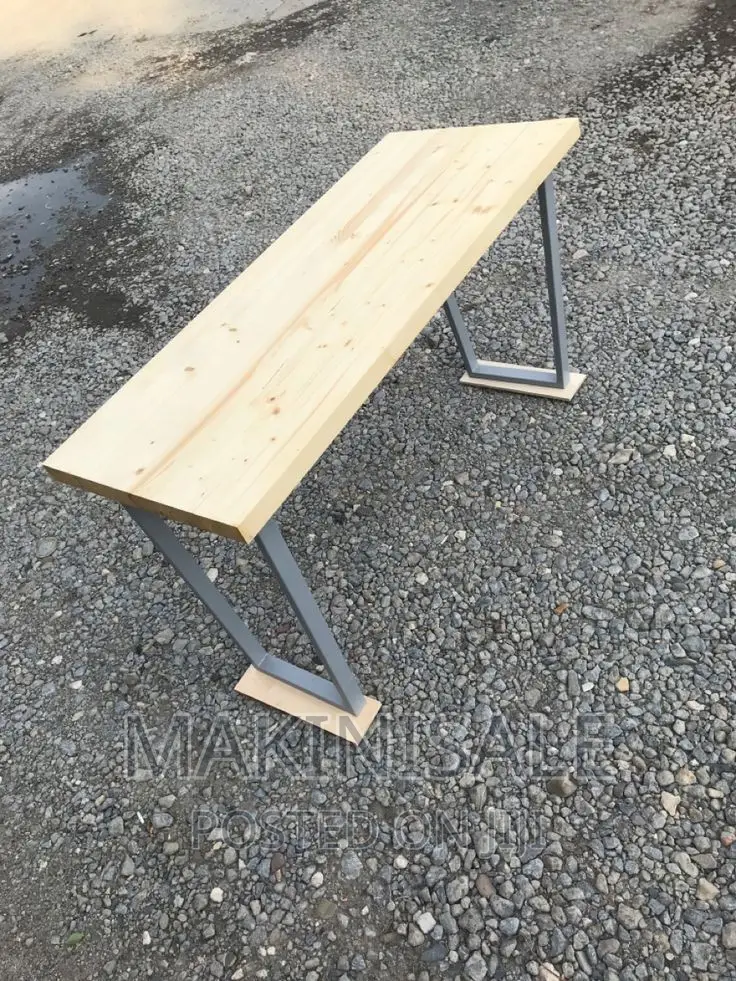 Simple Table Nzuri Sana