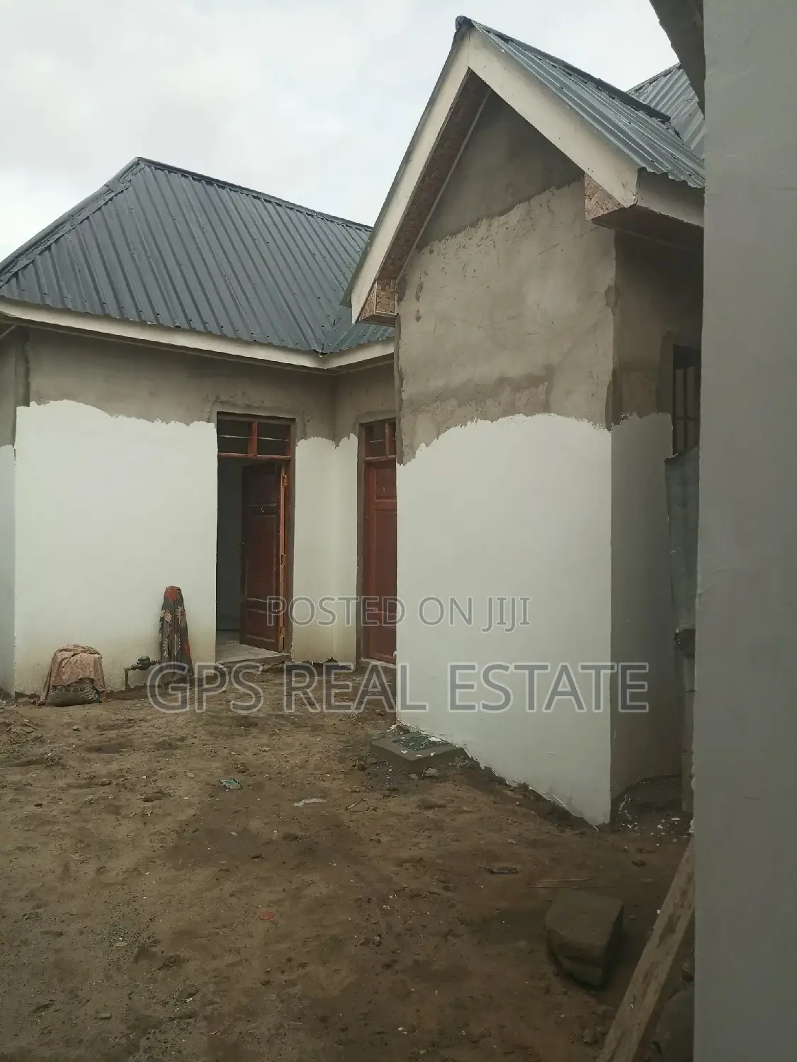 9bdrm Apartment in Mbagala Chamazi, Temeke for sale
