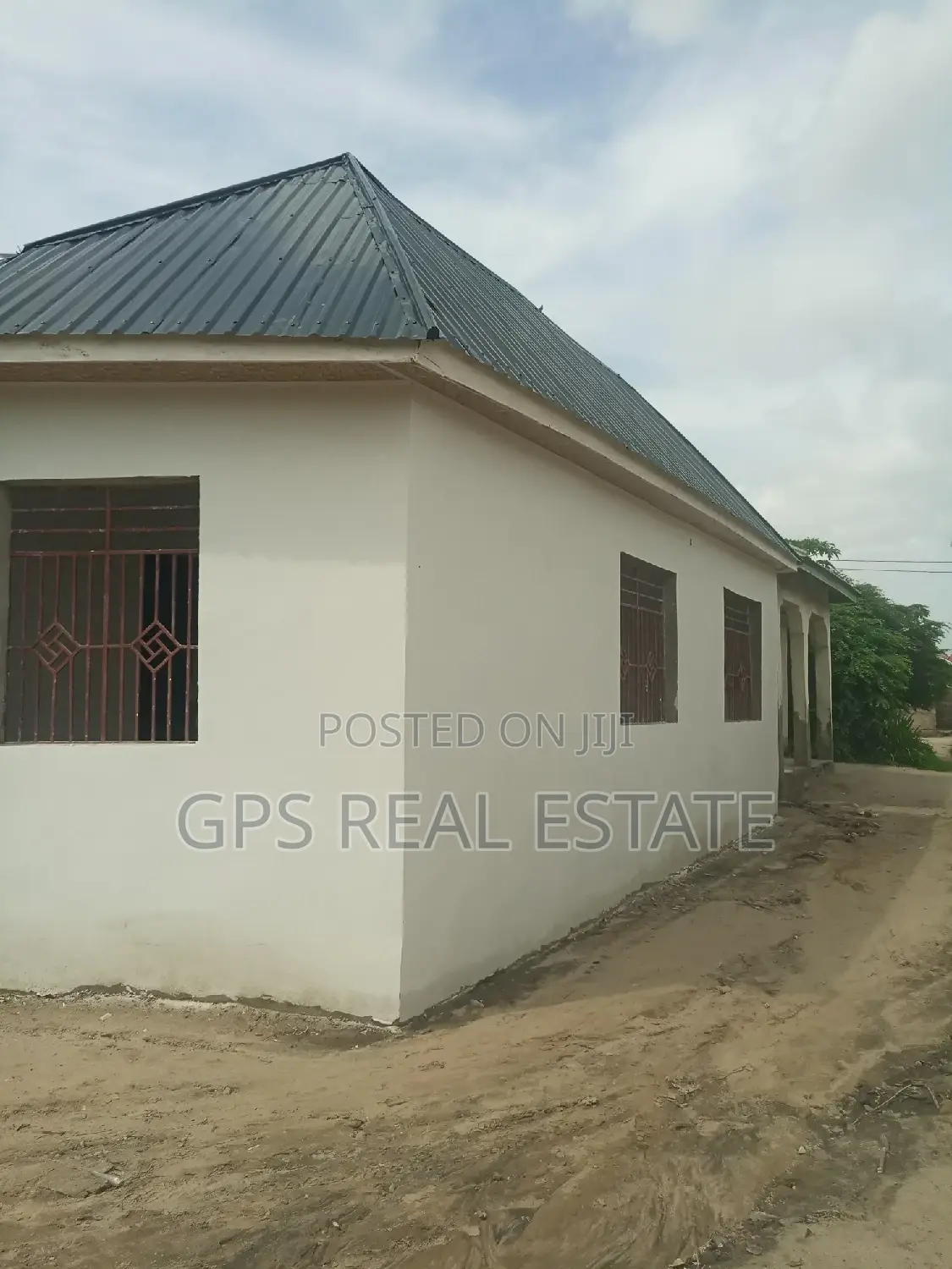 9bdrm Apartment in Mbagala Chamazi, Temeke for sale