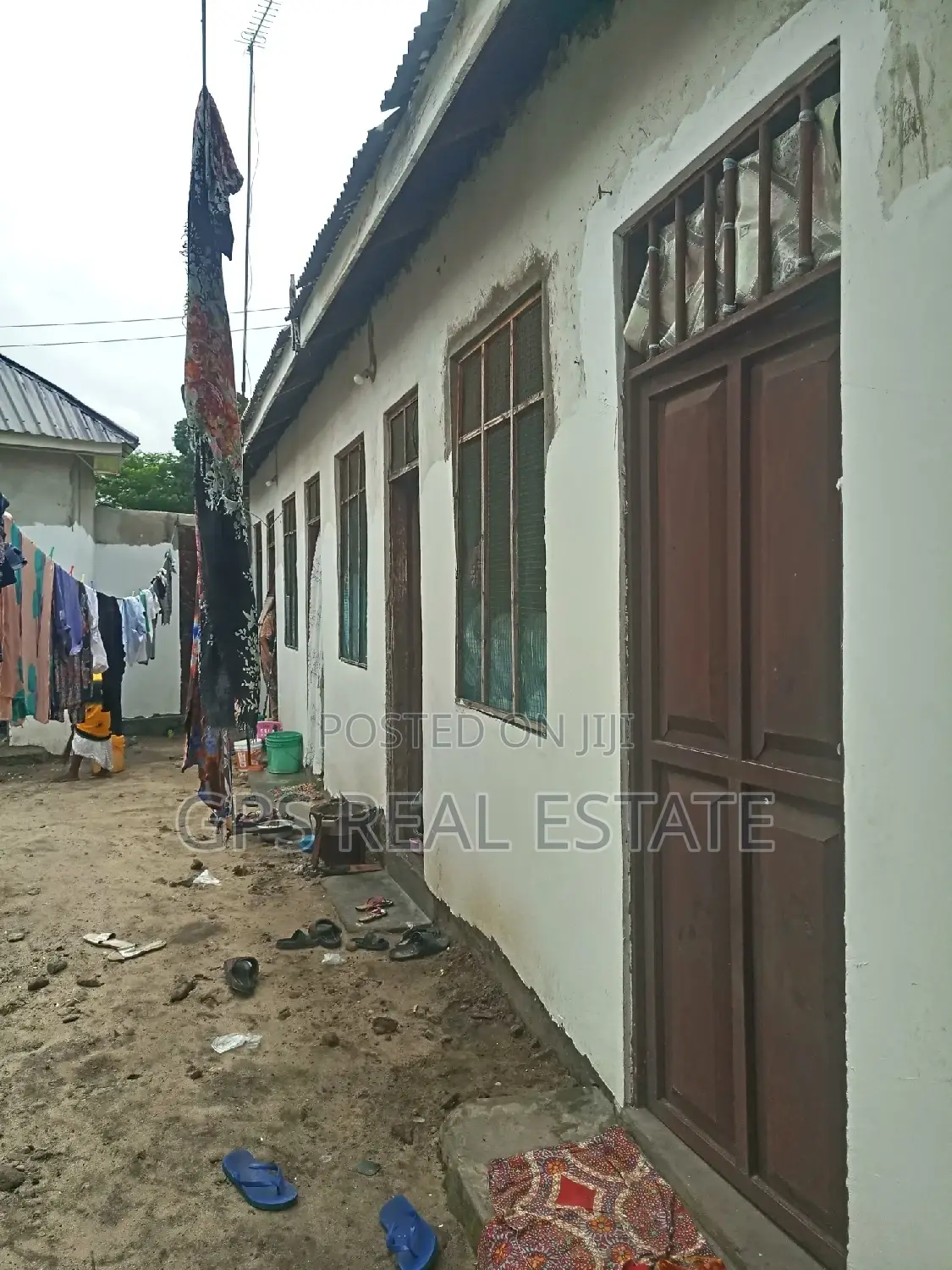 9bdrm Apartment in Mbagala Chamazi, Temeke for sale