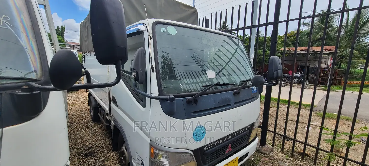 Mitsubishi Canter 2002 White