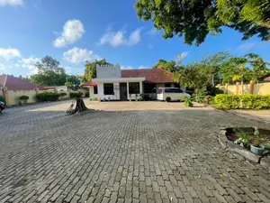 3bdrm House in Ada Estate for rent