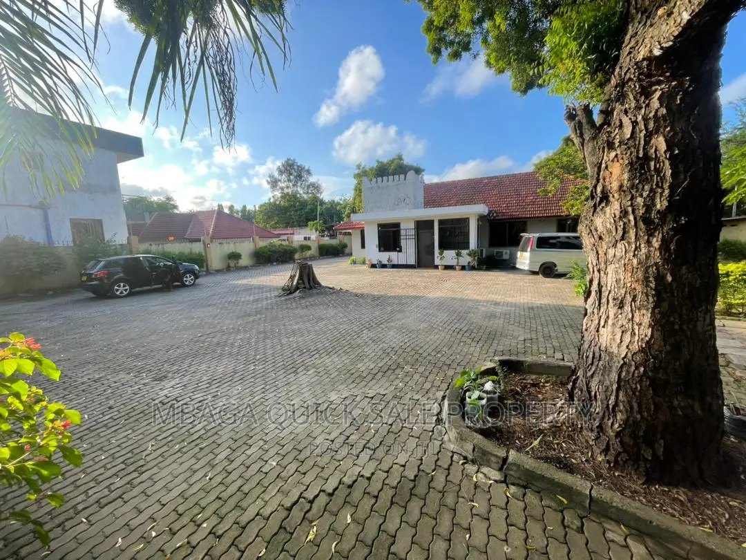 3bdrm House in Ada Estate for rent