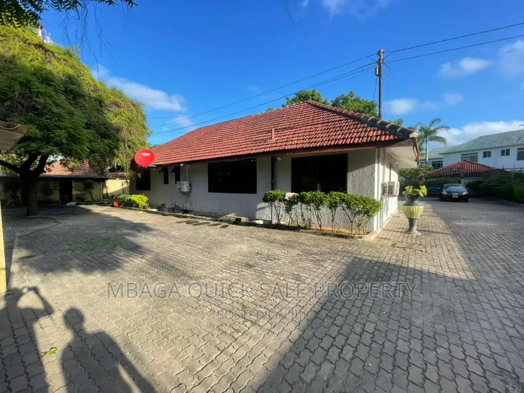 3bdrm House in Ada Estate for rent