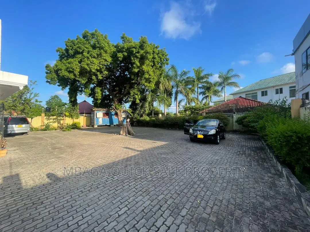 3bdrm House in Ada Estate for rent