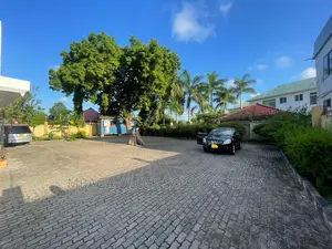 3bdrm House in Ada Estate for rent