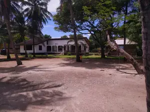 4bdrm House in Kawe  Beach for rent