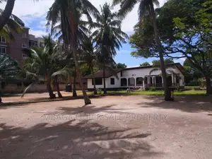 4bdrm House in Kawe  Beach for rent